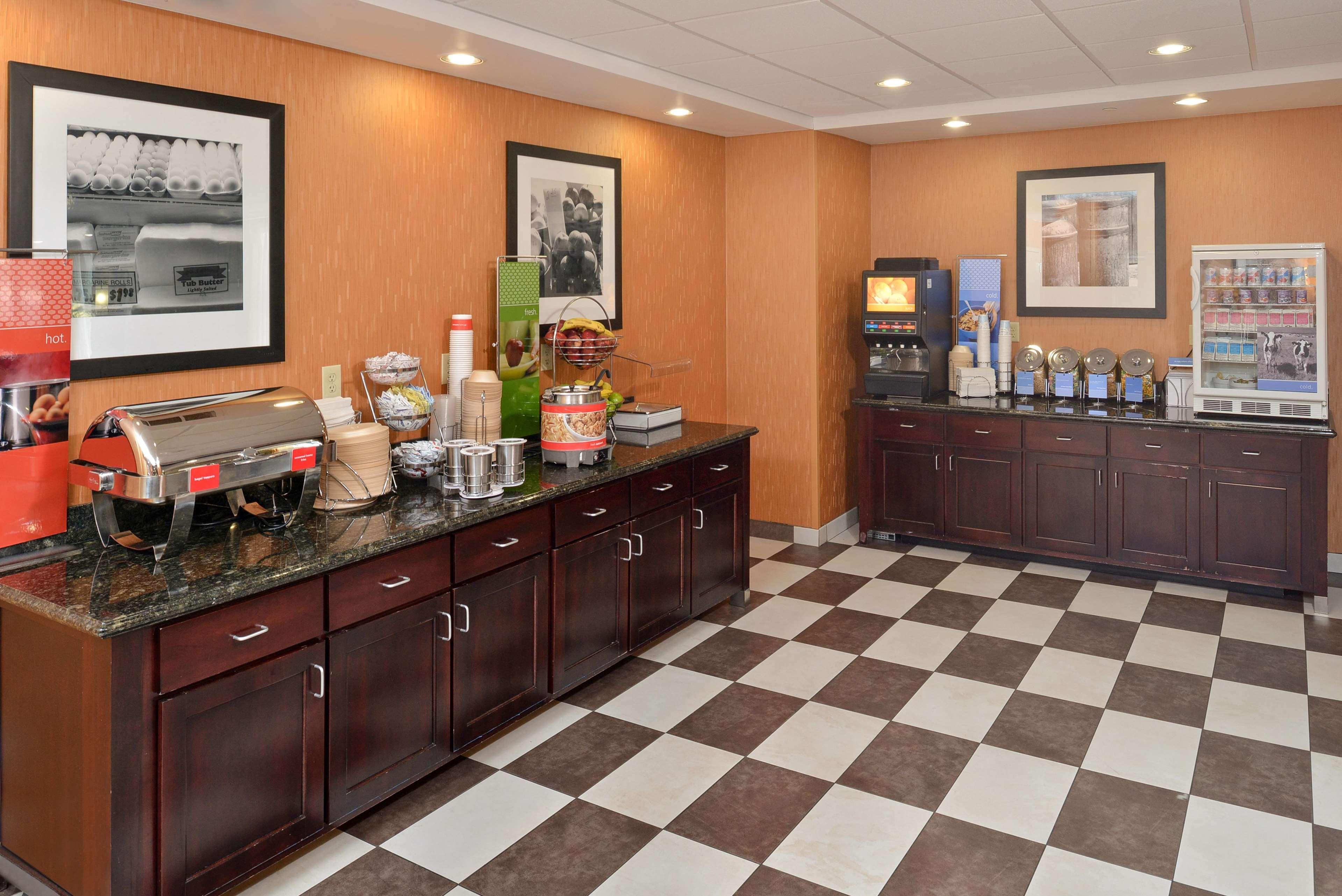 Hampton Inn Muscatine מראה חיצוני תמונה